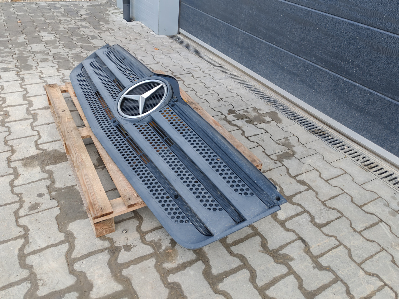 MERCEDES-BENZ ATEGO MP4 EURO 6 / FRONT GRILL - Galler: bild 4 MERCEDES-BENZ ATEGO MP4 EURO 6 / FRONT GRILL - Galler: bild 4