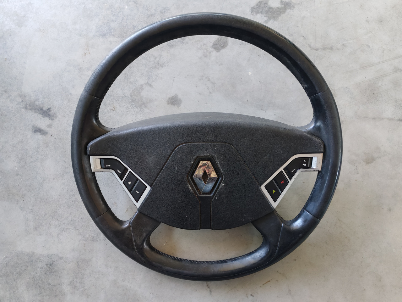 RENAULT RANGE T / STEERING WHEEL / 7484519945 - Ratt: bild 1 RENAULT RANGE T / STEERING WHEEL / 7484519945 - Ratt: bild 1