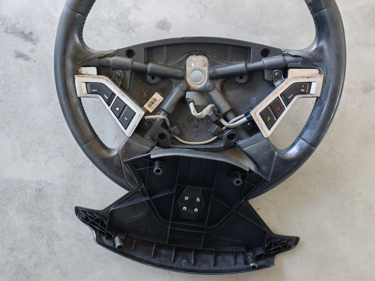 RENAULT RANGE T / STEERING WHEEL / 7484519945 - Ratt: bild 2 RENAULT RANGE T / STEERING WHEEL / 7484519945 - Ratt: bild 2