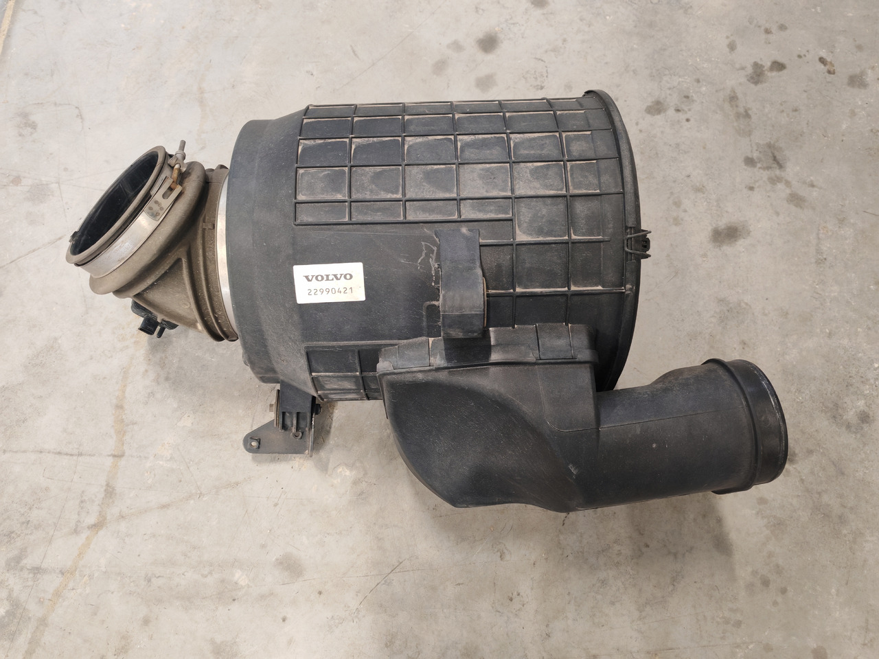 VOLVO FH5 FM5 EURO 6 / COMPLETE AIR FILTER / 22990421 - Luftfilter: bild 2 VOLVO FH5 FM5 EURO 6 / COMPLETE AIR FILTER / 22990421 - Luftfilter: bild 2