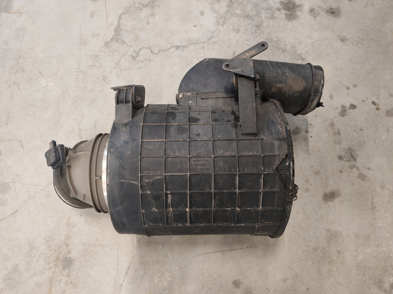 VOLVO FH5 FM5 EURO 6 / COMPLETE AIR FILTER / 22990421 - Luftfilter: bild 3 VOLVO FH5 FM5 EURO 6 / COMPLETE AIR FILTER / 22990421 - Luftfilter: bild 3