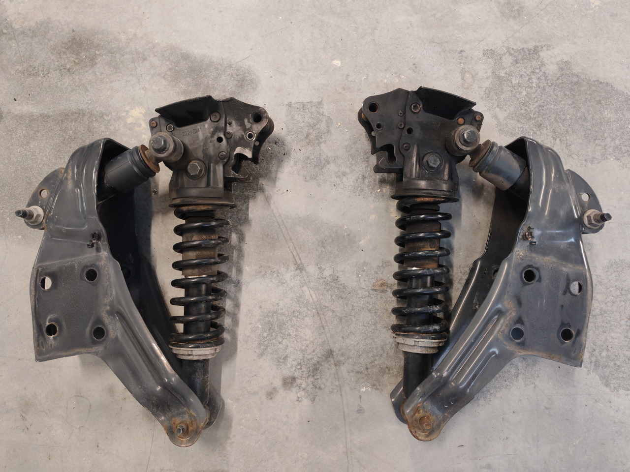 VOLVO FM5 / REAR CAB SUNSPENSION / 21171968 21172132 - Hyttfjädring: bild 2 VOLVO FM5 / REAR CAB SUNSPENSION / 21171968 21172132 - Hyttfjädring: bild 2