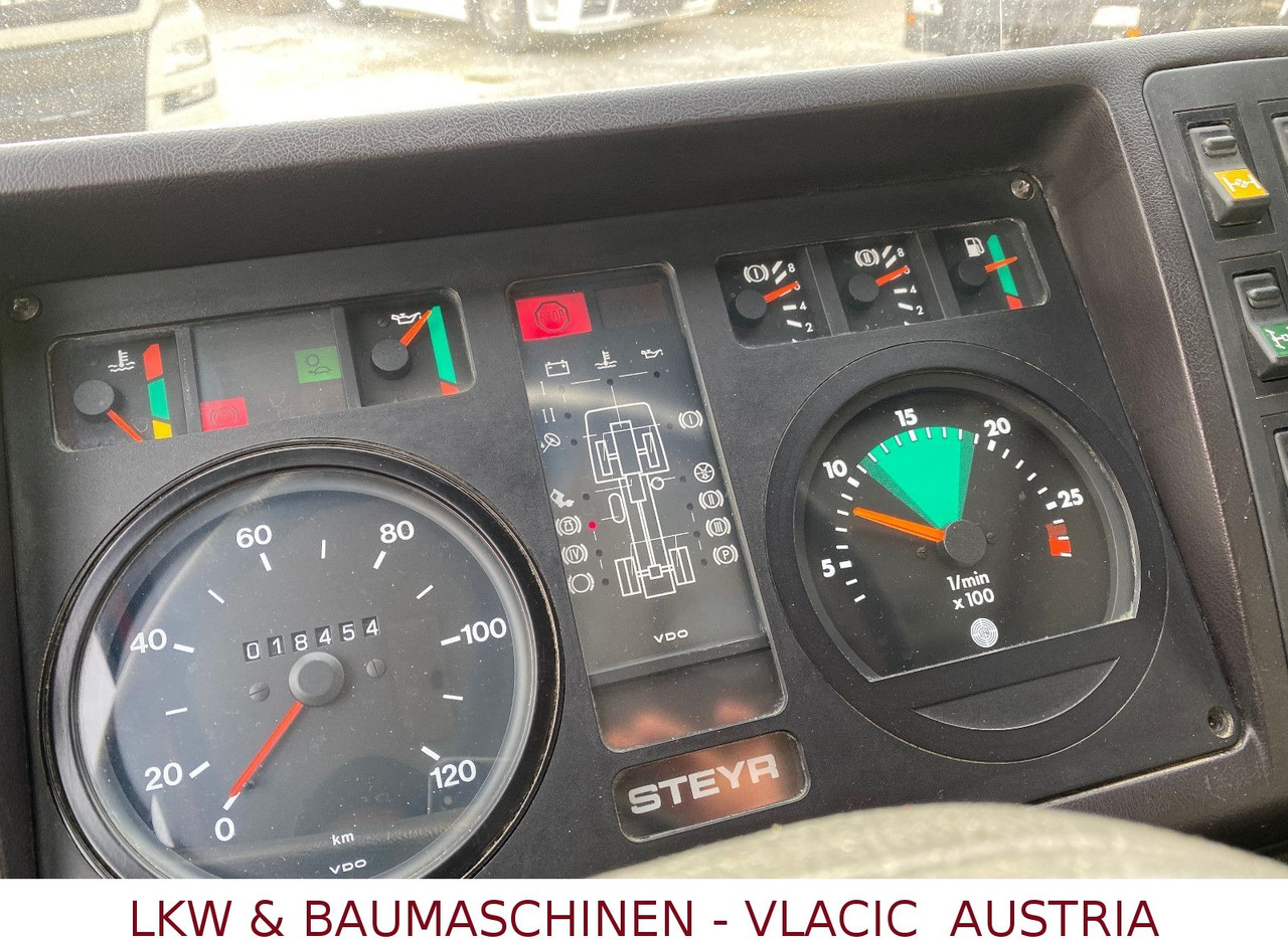 MAN STEYR 13S26 (4X4) - Tankbil: bild 5 MAN STEYR 13S26 (4X4) - Tankbil: bild 5