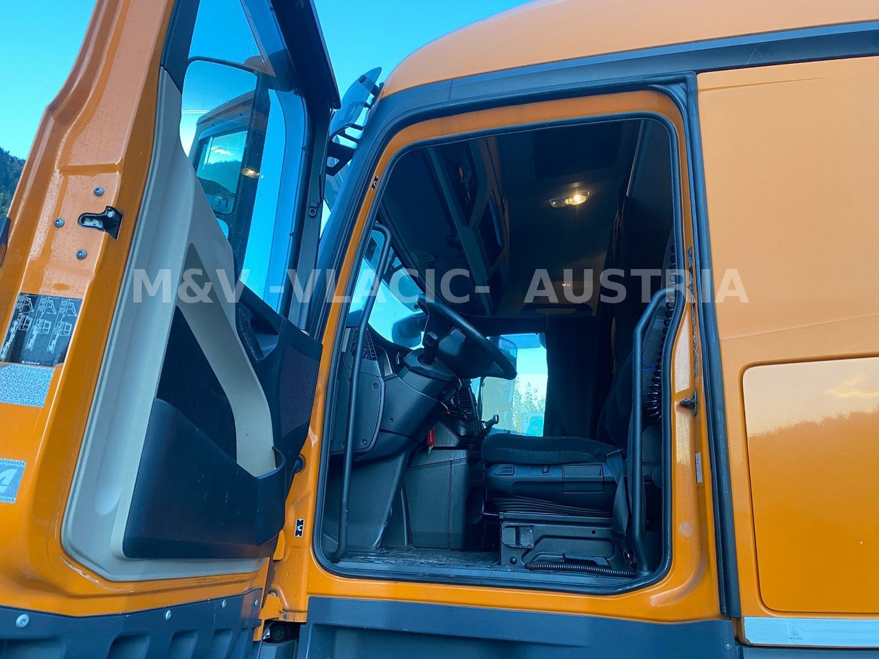 Mercedes-Benz 2542 - Containerbil/ Växelflak lastbil: bild 2 Mercedes-Benz 2542 - Containerbil/ Växelflak lastbil: bild 2