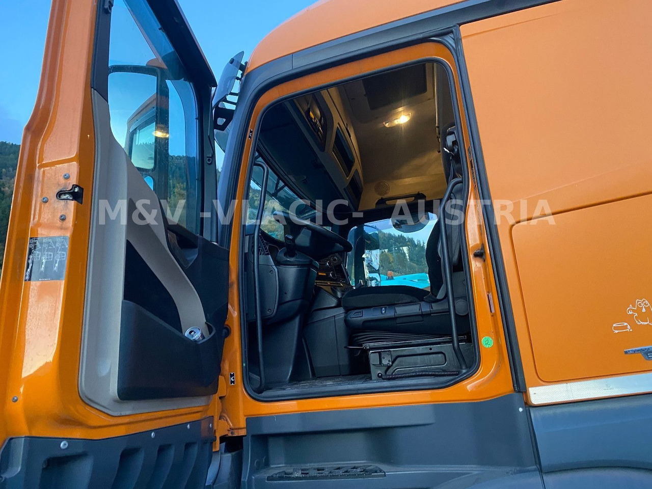 Mercedes-Benz 2542 - Containerbil/ Växelflak lastbil: bild 2 Mercedes-Benz 2542 - Containerbil/ Växelflak lastbil: bild 2