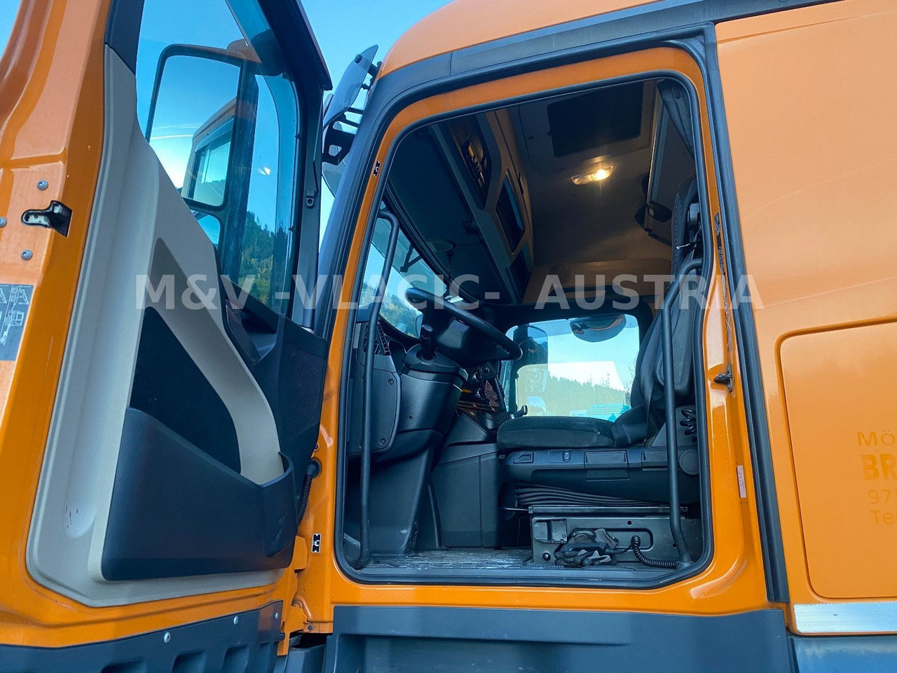 Mercedes-Benz 2542 - Containerbil/ Växelflak lastbil: bild 2 Mercedes-Benz 2542 - Containerbil/ Växelflak lastbil: bild 2