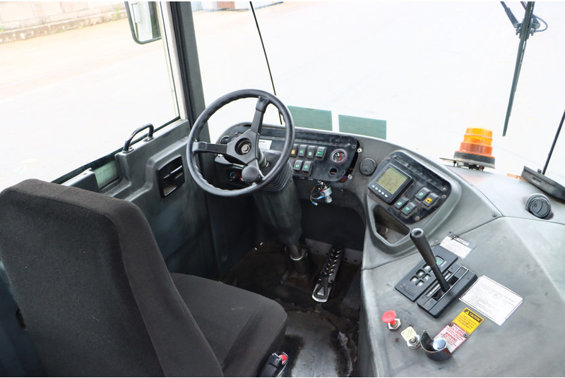 Kalmar TT612D - Terminaltraktor: bild 2 Kalmar TT612D - Terminaltraktor: bild 2