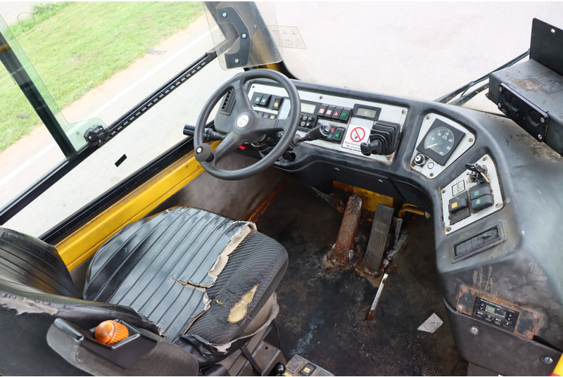 Terberg BC182 - Terminaltraktor: bild 2 Terberg BC182 - Terminaltraktor: bild 2