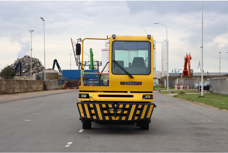 Terberg BC182 - Terminaltraktor: bild 3 Terberg BC182 - Terminaltraktor: bild 3