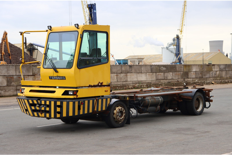 Terberg BC182 - Terminaltraktor: bild 4 Terberg BC182 - Terminaltraktor: bild 4