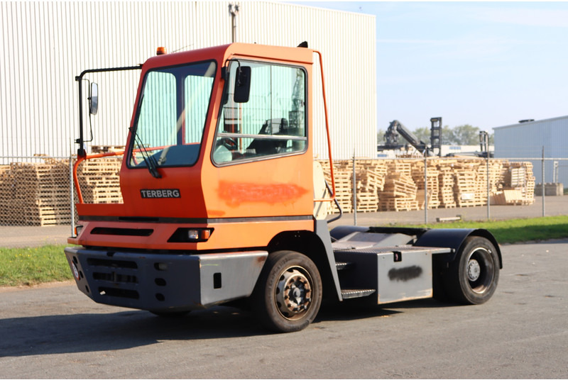 Terberg YT182 - Terminaltraktor: bild 4 Terberg YT182 - Terminaltraktor: bild 4