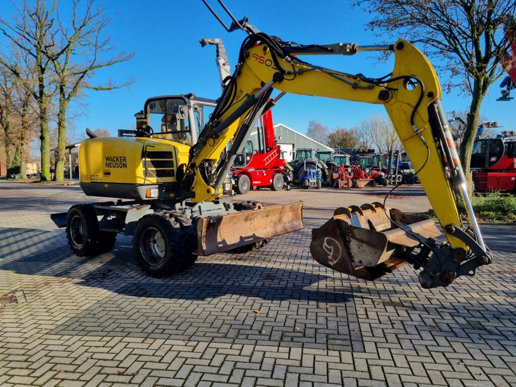 NEUSON 9503 - Grävmaskin på däck: bild 5 NEUSON 9503 - Grävmaskin på däck: bild 5