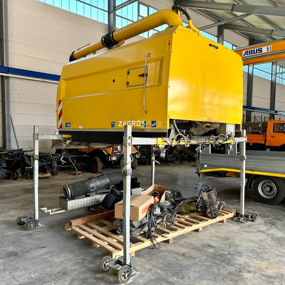 Unimog Aufbaukehrmaschine Trilety SK-370 - Sopmaskin: bild 1 Unimog Aufbaukehrmaschine Trilety SK-370 - Sopmaskin: bild 1