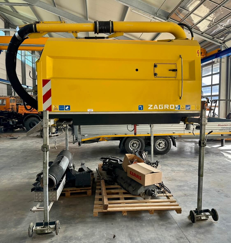 Unimog Aufbaukehrmaschine Trilety SK-370 - Sopmaskin: bild 3 Unimog Aufbaukehrmaschine Trilety SK-370 - Sopmaskin: bild 3