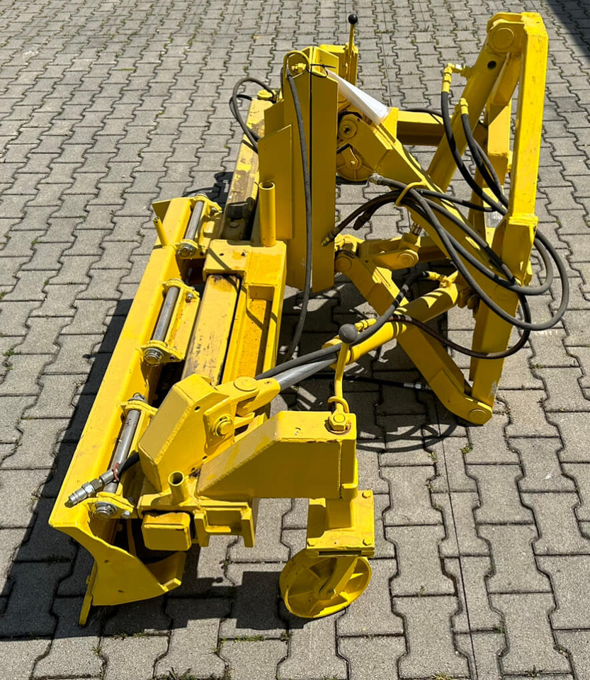 Unimog Frontanbau-Gräder Söder IA02093 - Schaktblad: bild 3 Unimog Frontanbau-Gräder Söder IA02093 - Schaktblad: bild 3