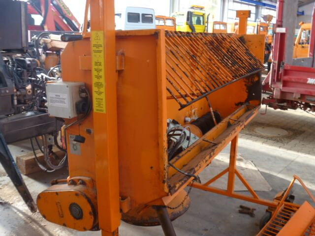 Unimog Salzstreuer Gmeiner 90WA - Sand-/ Saltspridare: bild 4 Unimog Salzstreuer Gmeiner 90WA - Sand-/ Saltspridare: bild 4