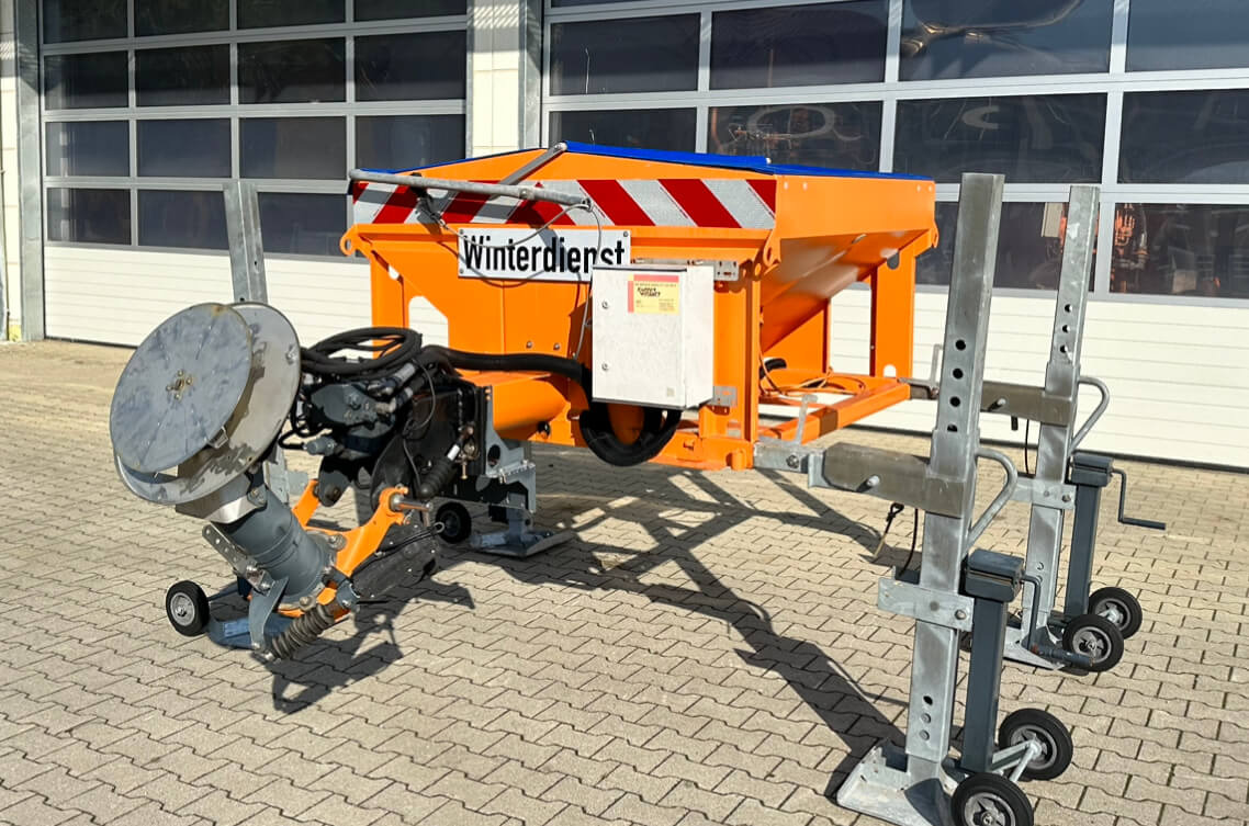 Unimog Salzstreuer KüpperWeisser IMSSN J15012 H - Sand-/ Saltspridare: bild 1 Unimog Salzstreuer KüpperWeisser IMSSN J15012 H - Sand-/ Saltspridare: bild 1