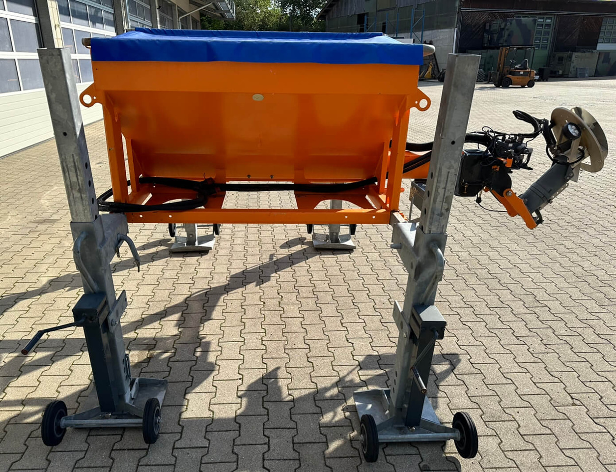 Unimog Salzstreuer KüpperWeisser IMSSN J15012 H - Sand-/ Saltspridare: bild 4 Unimog Salzstreuer KüpperWeisser IMSSN J15012 H - Sand-/ Saltspridare: bild 4