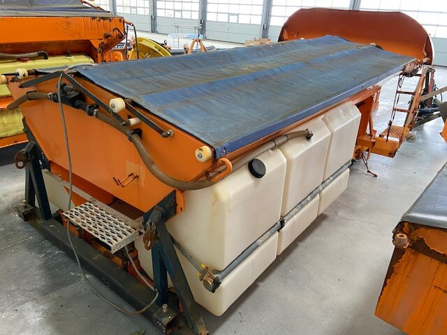 Unimog Salzstreuer Schmidt SAB40-36FR1750 - Sand-/ Saltspridare: bild 3 Unimog Salzstreuer Schmidt SAB40-36FR1750 - Sand-/ Saltspridare: bild 3