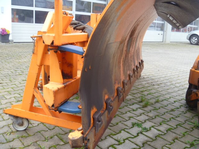 Unimog Schneepflug - Schneeschild Beilhack PV28-3 - Snöplog: bild 4 Unimog Schneepflug - Schneeschild Beilhack PV28-3 - Snöplog: bild 4