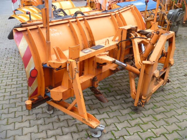 Unimog Schneepflug - Schneeschild Beilhack PV28-3 - Snöplog: bild 2 Unimog Schneepflug - Schneeschild Beilhack PV28-3 - Snöplog: bild 2