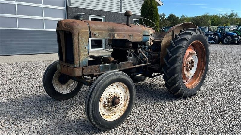 Fordson Major Motoren mangler, men mange god dele. - Traktor: bild 3 Fordson Major Motoren mangler, men mange god dele. - Traktor: bild 3