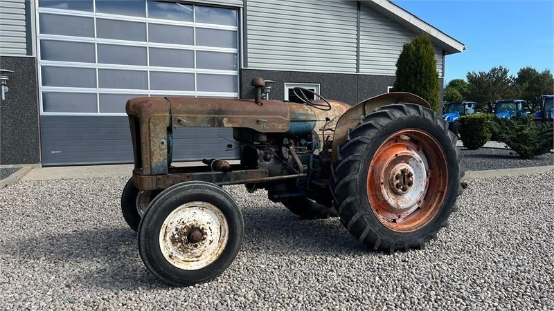 Fordson Major Motoren mangler, men mange god dele. - Traktor: bild 2 Fordson Major Motoren mangler, men mange god dele. - Traktor: bild 2