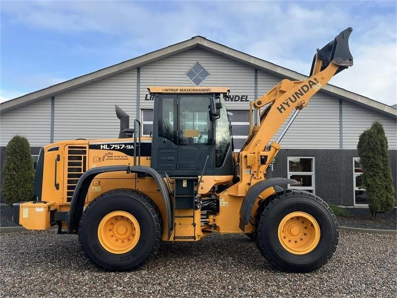 Hyundai 757-9A Med hurtigskifte og centralsmørring. Lock-u - Hjullastare: bild 4 Hyundai 757-9A Med hurtigskifte og centralsmørring. Lock-u - Hjullastare: bild 4