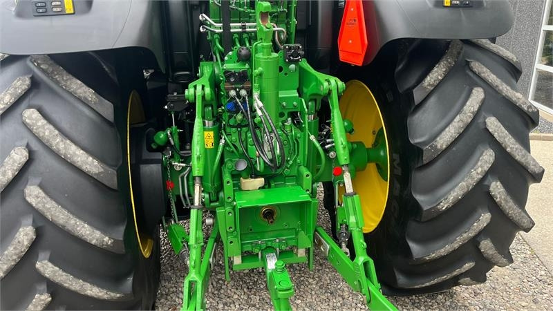 John Deere 6195R Premium Edition med frontlift - Traktor: bild 5 John Deere 6195R Premium Edition med frontlift - Traktor: bild 5
