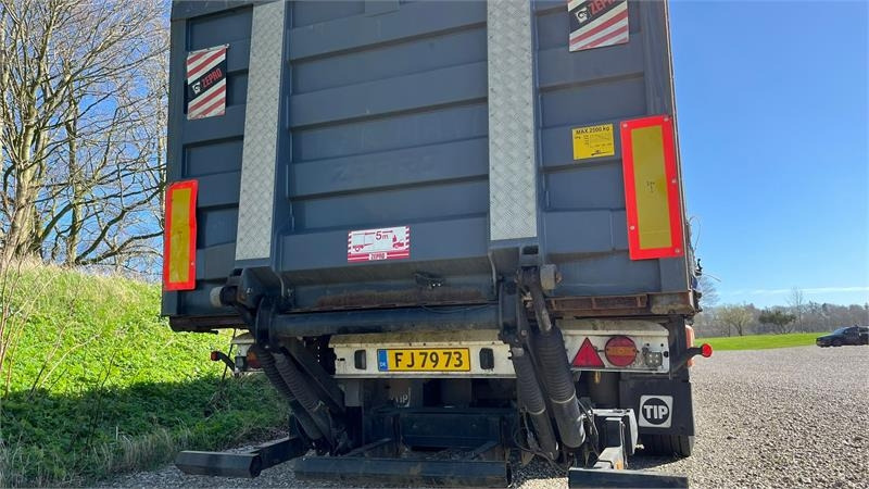 Krone Sættevogn med lift i bag SDP 27 eLB4-CS med lift i - Kapelltrailer: bild 2 Krone Sættevogn med lift i bag SDP 27 eLB4-CS med lift i - Kapelltrailer: bild 2