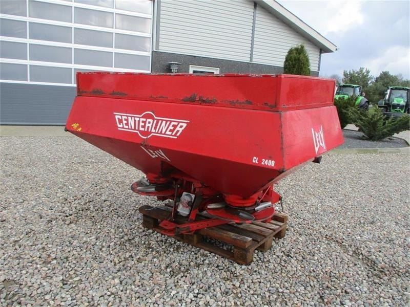 Lely Centerline CL 2400 Med hydraulisk tilt til kantspr  - Mineralgödselspridare: bild 2 Lely Centerline CL 2400 Med hydraulisk tilt til kantspr  - Mineralgödselspridare: bild 2