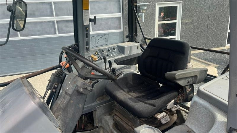 New Holland 7740 SLE Turbo Handy 2wd traktor - Traktor: bild 5 New Holland 7740 SLE Turbo Handy 2wd traktor - Traktor: bild 5