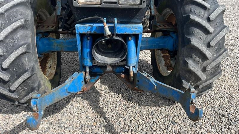 New Holland 8240 SLE Med frontlift og frontPTO - Traktor: bild 4 New Holland 8240 SLE Med frontlift og frontPTO - Traktor: bild 4