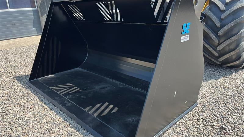 SE AB 4m3 skovl med Volvo beslag på. Den er 2.75m - Skopa för Byggmaskiner: bild 3 SE AB 4m3 skovl med Volvo beslag på. Den er 2.75m - Skopa för Byggmaskiner: bild 3
