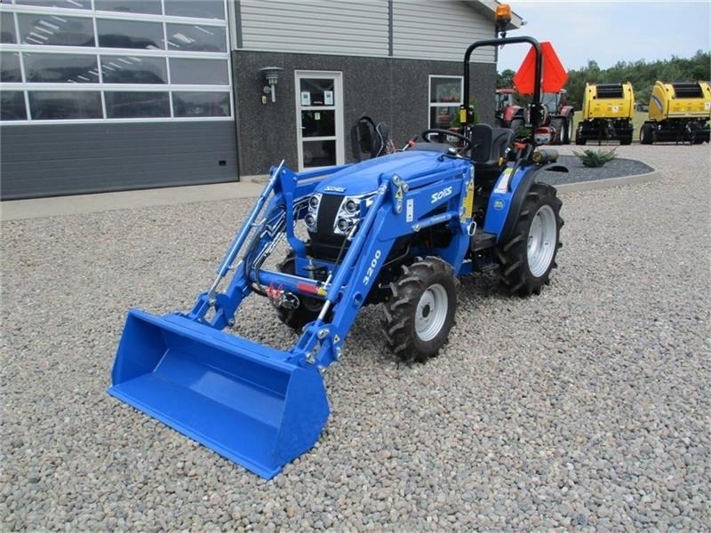 Solis 26 Gearmaskine med servostyrring og fuldhydraulisk - Kommunaltraktor: bild 2 Solis 26 Gearmaskine med servostyrring og fuldhydraulisk - Kommunaltraktor: bild 2