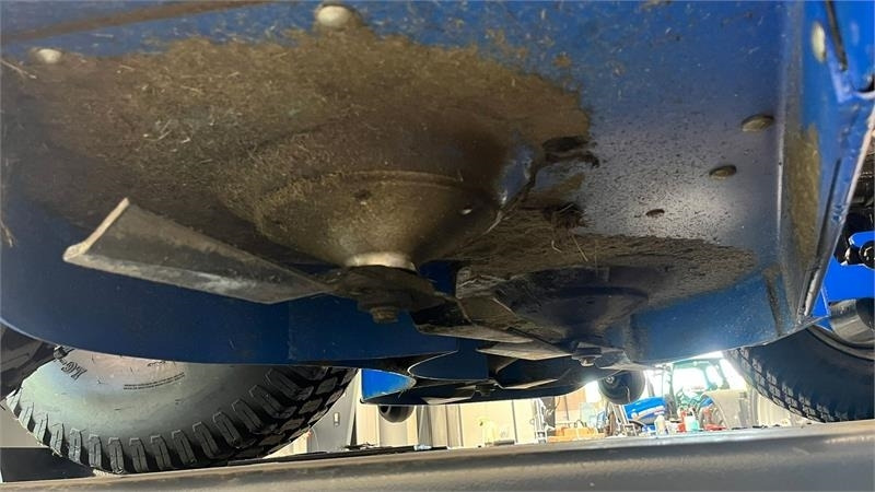 Kommunaltraktor Solis 26 HST Hydrostat Turf hjul og klipperbord: bild 22