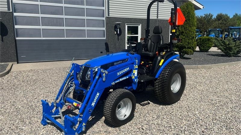 Solis H26 HST Turfdæk og Frontlæsser - Traktor: bild 2 Solis H26 HST Turfdæk og Frontlæsser - Traktor: bild 2