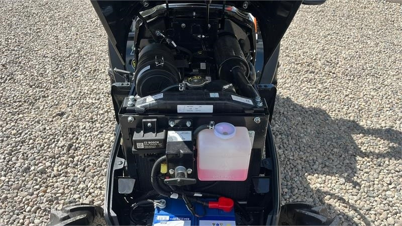 Kommunaltraktor Solis S26 Limited Edition i sort 6+2 Gearmaskine med Ser: bild 11