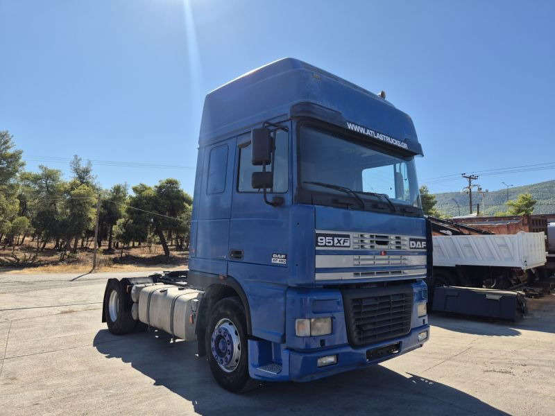 DAF XF 480 DAF XF.480 4X2 Super Space Intarder - Dragbil: bild 1 DAF XF 480 DAF XF.480 4X2 Super Space Intarder - Dragbil: bild 1