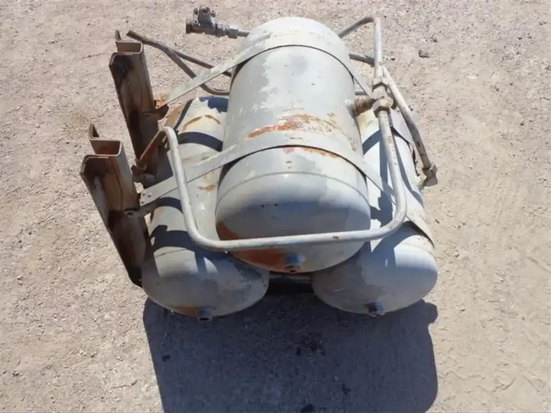 Volvo Airtanks From Volvo F88-F89 - Bromsdelar för Lastbil: bild 3 Volvo Airtanks From Volvo F88-F89 - Bromsdelar för Lastbil: bild 3