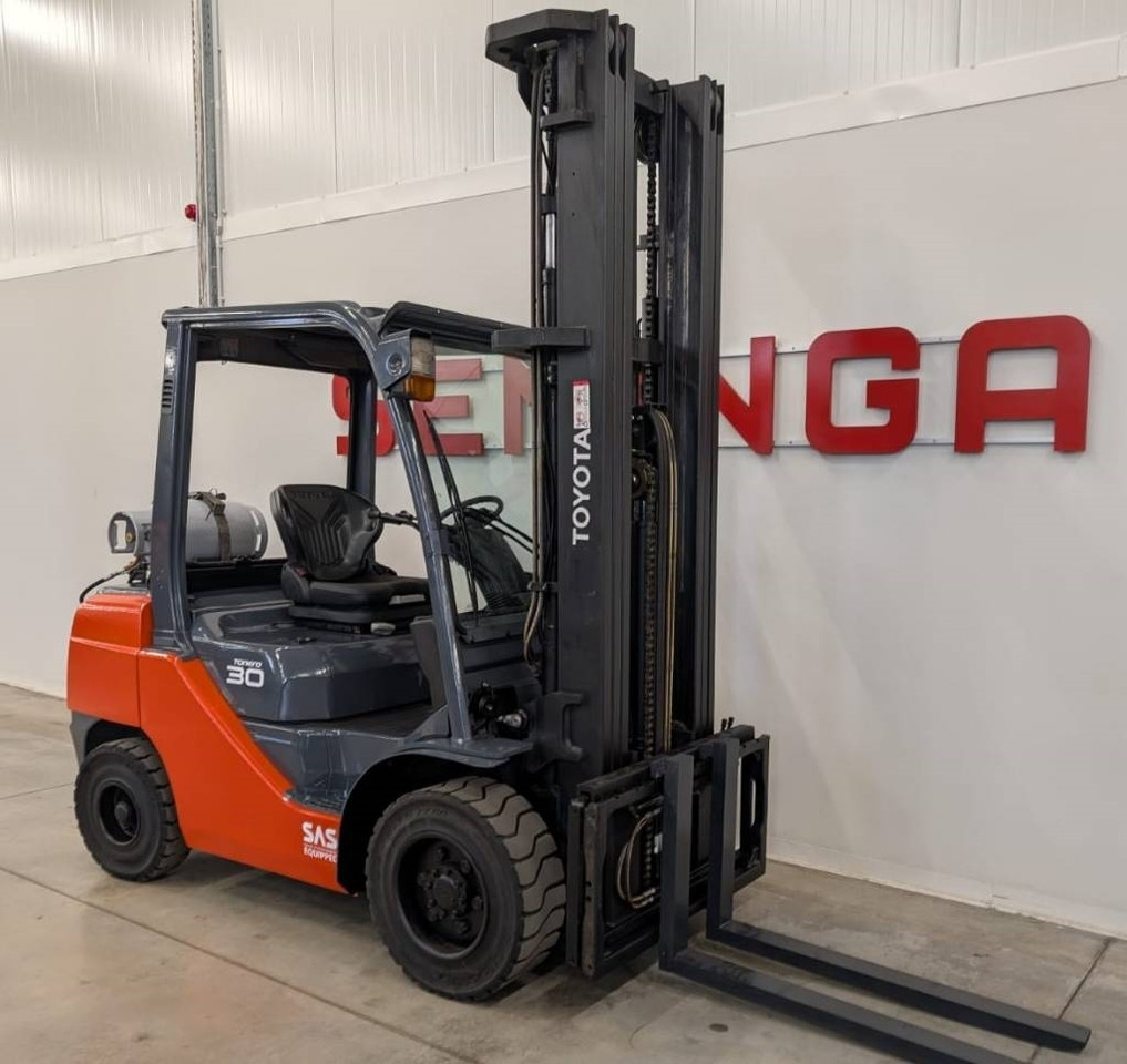 Toyota 10787 - 02-8FGF30 - Gasoltruck: bild 1 Toyota 10787 - 02-8FGF30 - Gasoltruck: bild 1