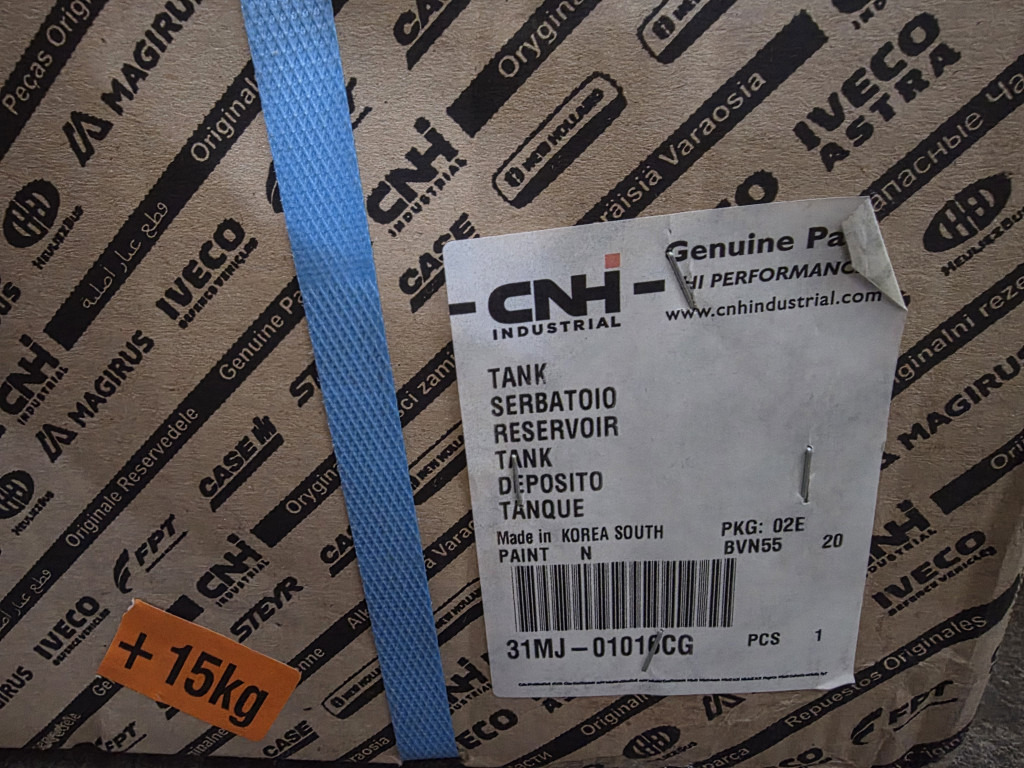 Case 31MJ-01016CG - 31MJ-01016 - Hydrauliktank för Byggmaskiner: bild 3 Case 31MJ-01016CG - 31MJ-01016 - Hydrauliktank för Byggmaskiner: bild 3