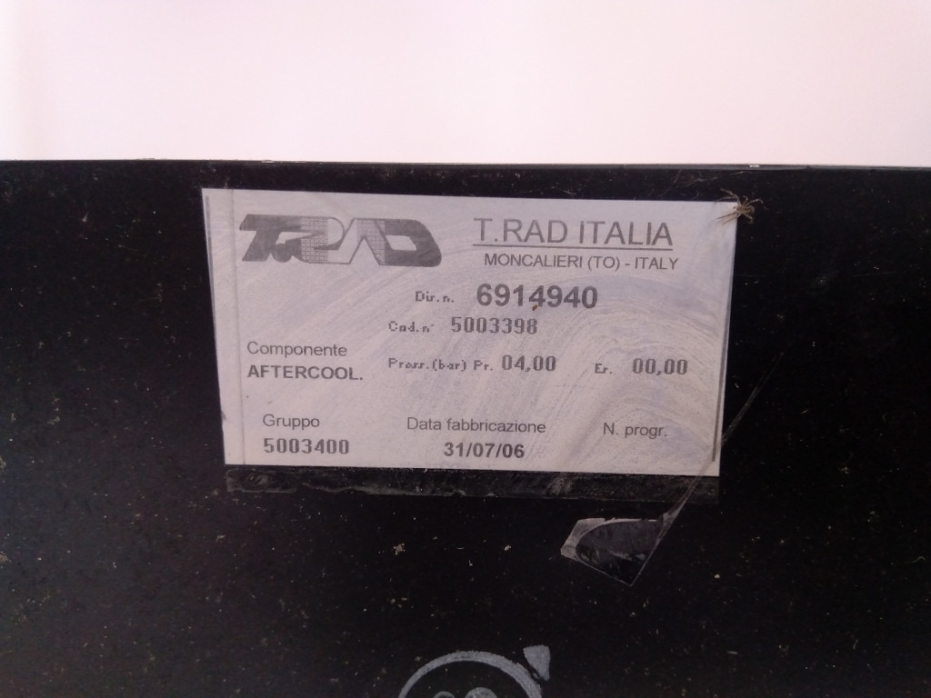 Case 6914940 - Intercooler för Byggmaskiner: bild 4 Case 6914940 - Intercooler för Byggmaskiner: bild 4