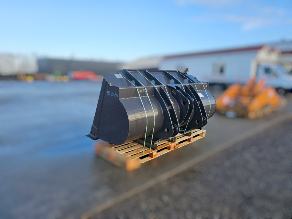 Case 84269196 - 84269197 - Lastarskopa: bild 2 Case 84269196 - 84269197 - Lastarskopa: bild 2