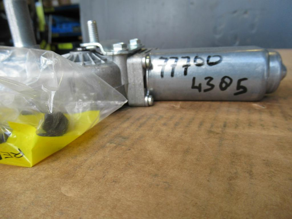 Caterpillar 3305013 - Vindrutetorkare för Byggmaskiner: bild 2 Caterpillar 3305013 - Vindrutetorkare för Byggmaskiner: bild 2