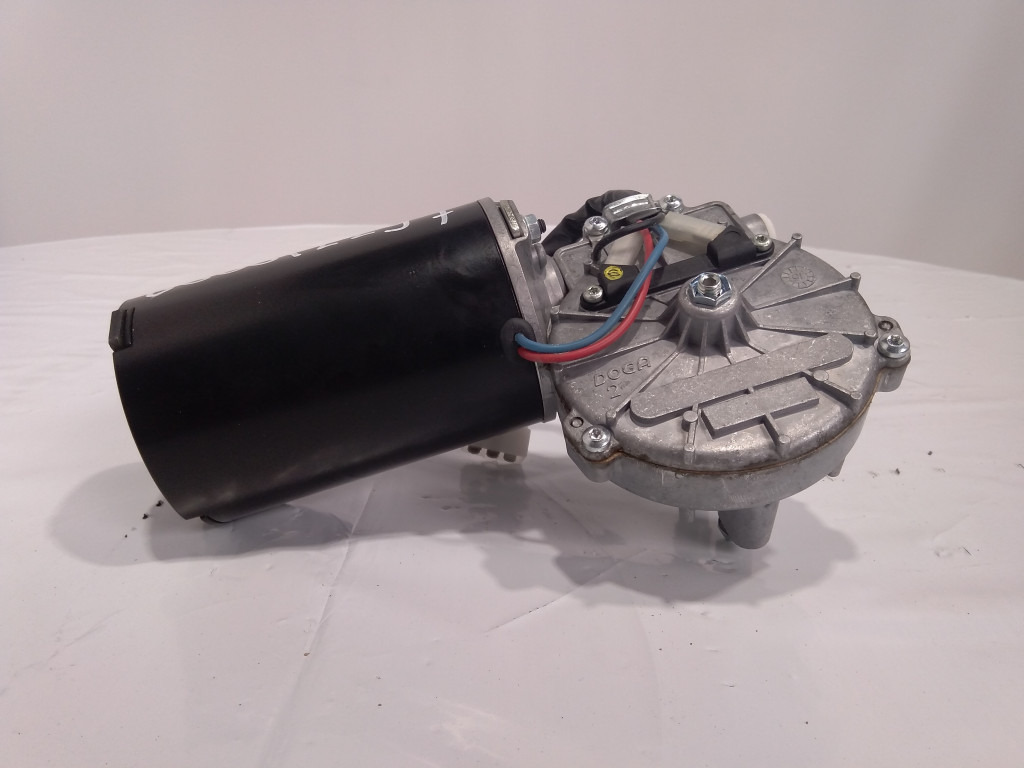 Hitachi 4639246 - Vindrutetorkare för Byggmaskiner: bild 1 Hitachi 4639246 - Vindrutetorkare för Byggmaskiner: bild 1