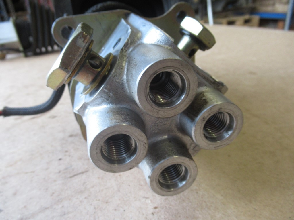 Komatsu PC210LC-8 - - Hytt och interiör för Byggmaskiner: bild 4 Komatsu PC210LC-8 - - Hytt och interiör för Byggmaskiner: bild 4