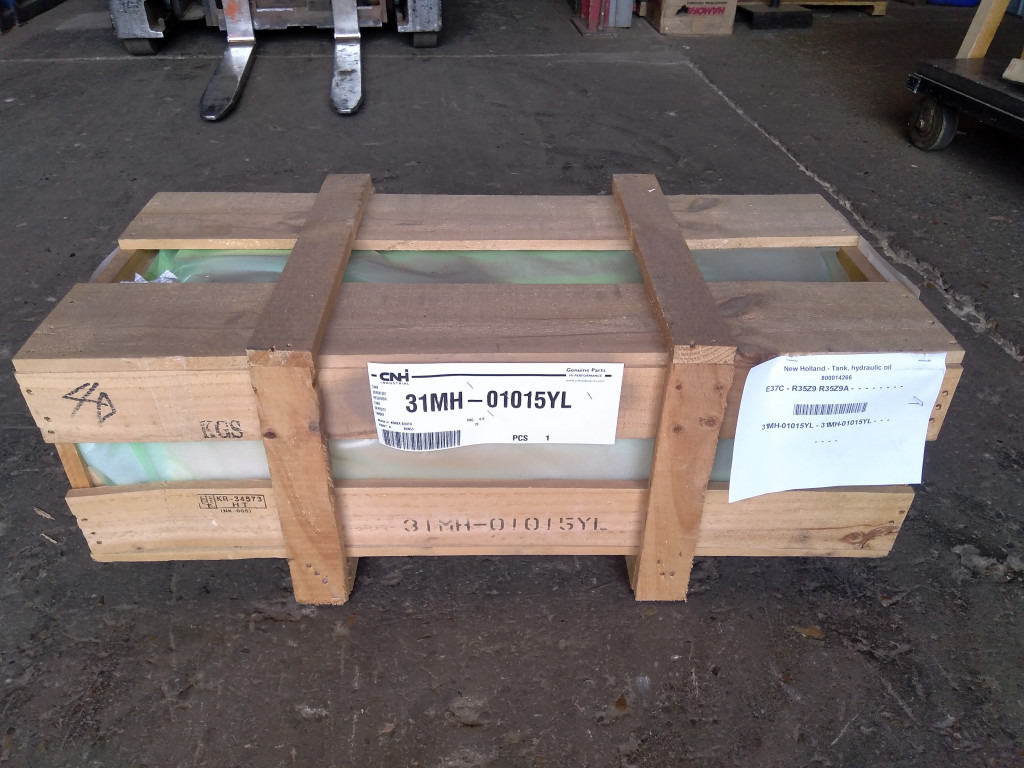 New Holland 31MH-01015YL - Hydrauliktank för Byggmaskiner: bild 2 New Holland 31MH-01015YL - Hydrauliktank för Byggmaskiner: bild 2