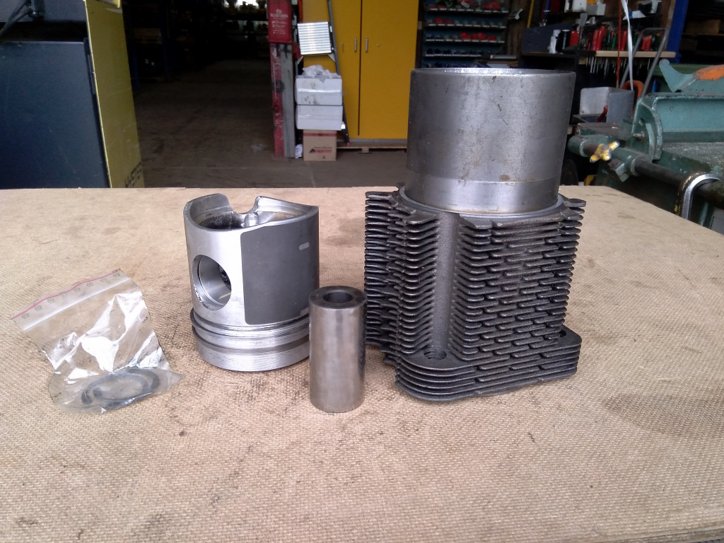 O&K 1484445 - - Kolvar/ Ring/ Ärm för Byggmaskiner: bild 1 O&K 1484445 - - Kolvar/ Ring/ Ärm för Byggmaskiner: bild 1