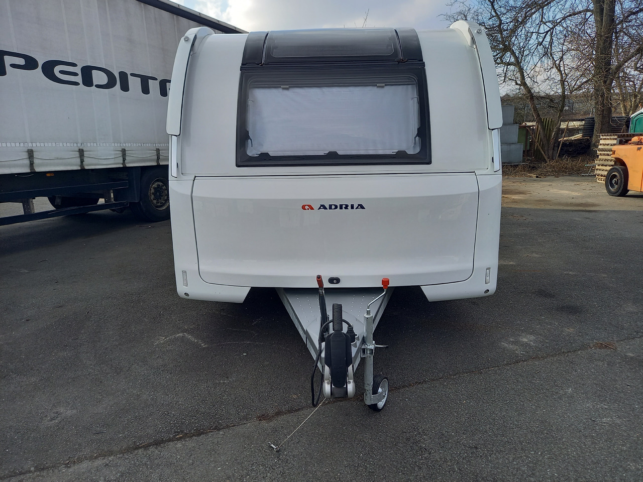 ADRIA Adora 753 UK - Husvagn: bild 2 ADRIA Adora 753 UK - Husvagn: bild 2